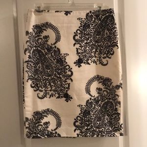 Sale! Simply gorgeous Loft skirt! Like new!